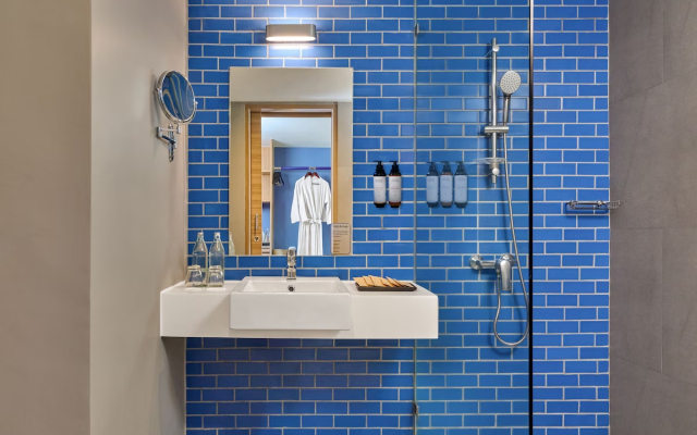 Journeyhub Phuket Patong Hotel