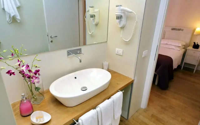 Amaranto Romano Hotel