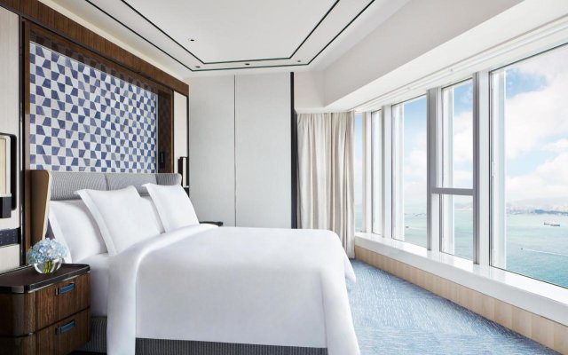 Four Seasons Hotel Hong Kong