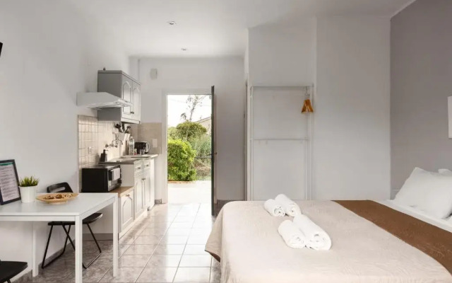 Marias Seaside Apartments