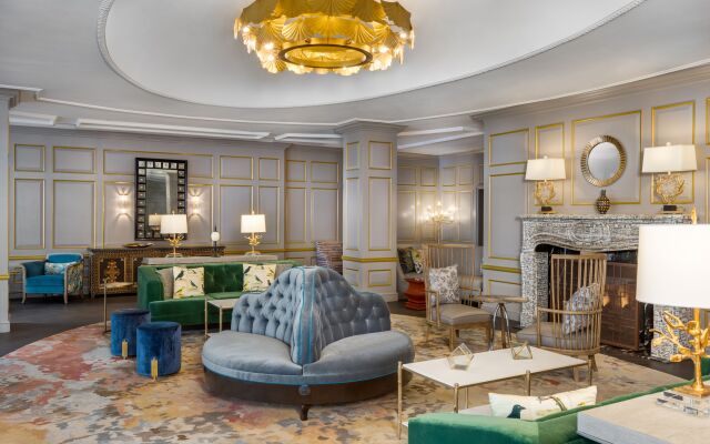 The Alexandrian Old Town Alexandria, Autograph Collection