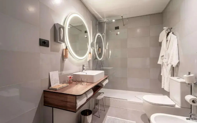 Отель Mercure Bologna Centro