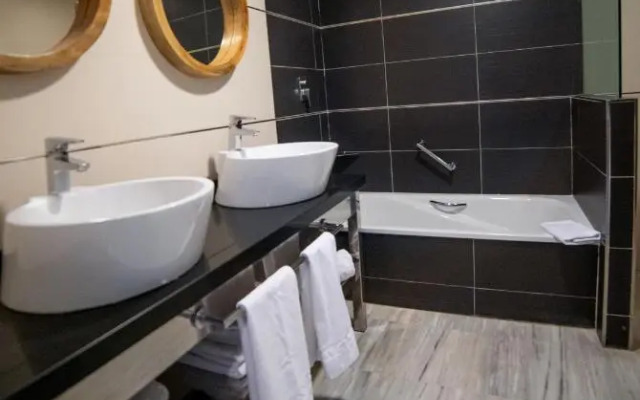Casamaïa Premium Apartments with Spa