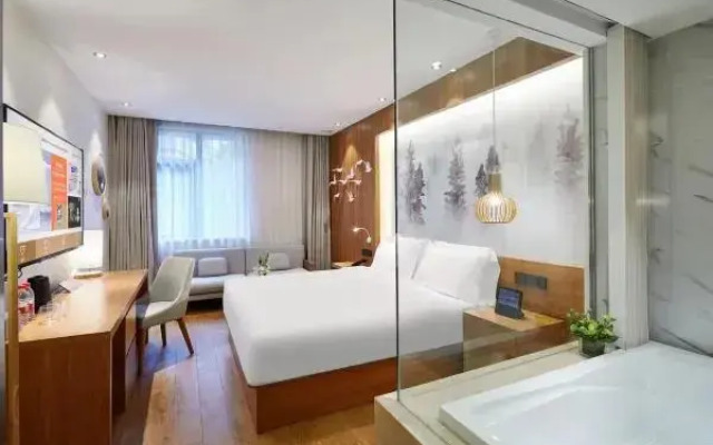 Orange Hotel (Shanghai Hongqiao Railway Station)