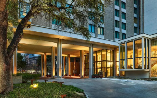 The Highland Dallas, Curio Collection by Hilton