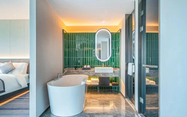 Yuhu Peninsula Hotel (Yuhuan Wanda Plaza Convention and Exhibition Center)