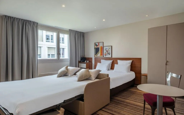 Spark by Hilton Lyon Ouest Hotel