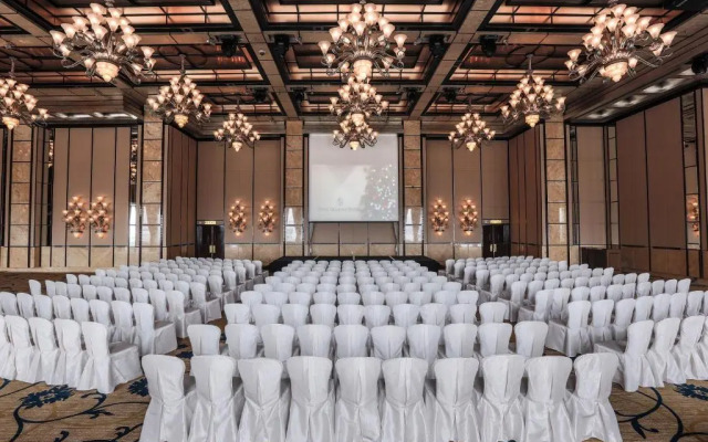 Four Seasons Hotel Hong Kong