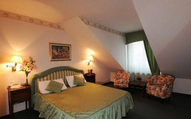 Tchaikovsky Hotel