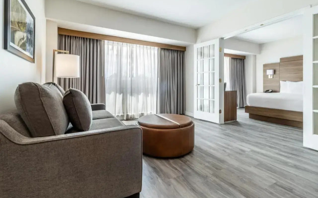 Atrium Hotel Vancouver