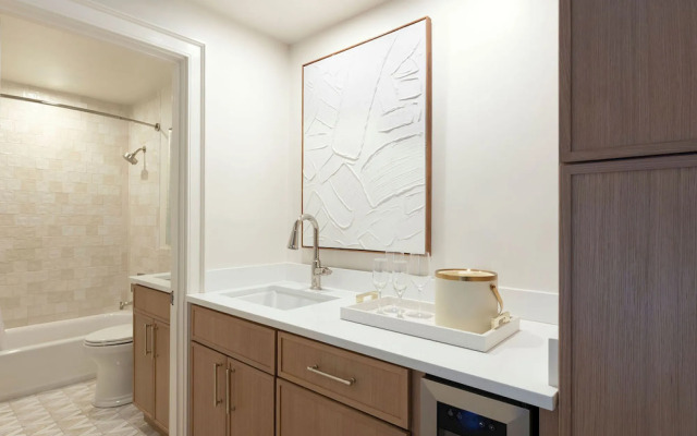 Garden District Hotel