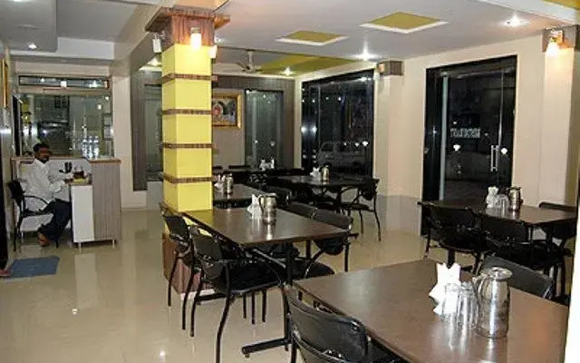 OYO 4198 Hotel Shri Sai Murli