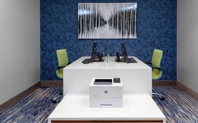 Hampton Inn & Suites Overland Park South