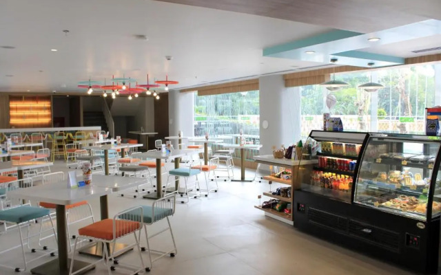 POP! Hotel Solo