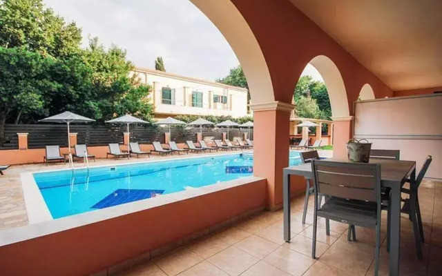 Bella De Lux Apts