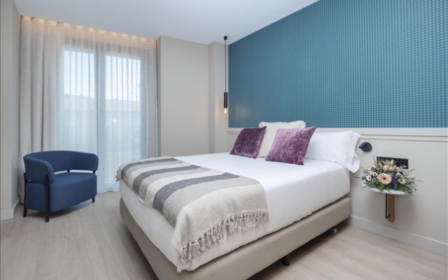 Interior Double room (full double bed)
