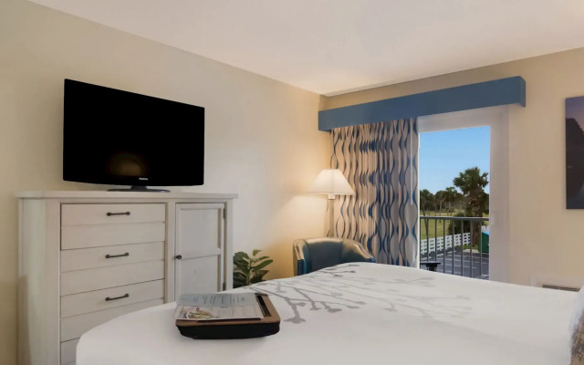 Ocean Sands Beach Boutique Inn - 1 Acre Private Beach