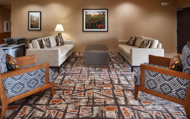 Best Western Plus Elmendorf Hotel / San Antonio Hotel