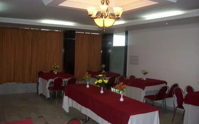 Hotel Laavish