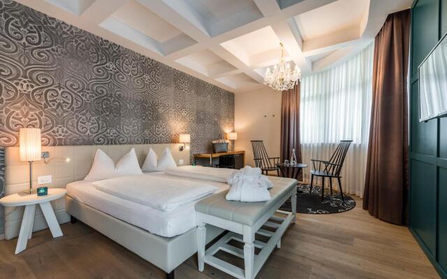 Post Hotel