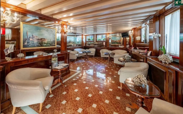 Colombina Hotel