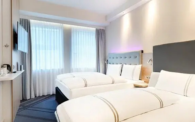 Premier Inn Frankfurt Westend Hotel