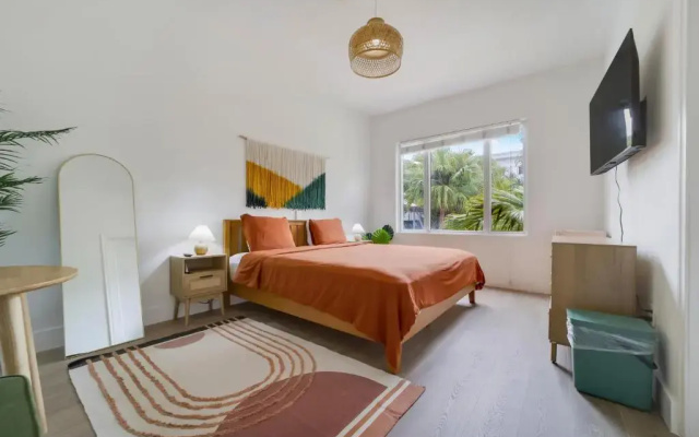 Tropics Hotel