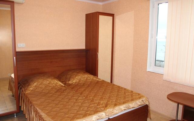 Samotlor, Guest House