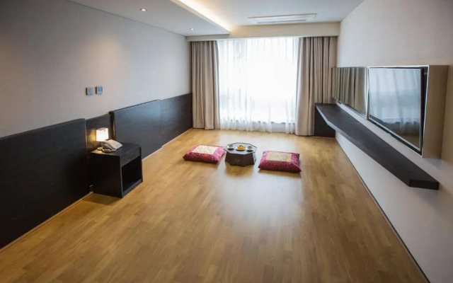 Gloucester Hotel and Resorts