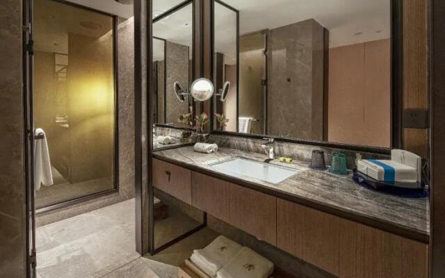 DeRucci Hotel (Shenzhen International Convention and Exhibition Center Subway Station)