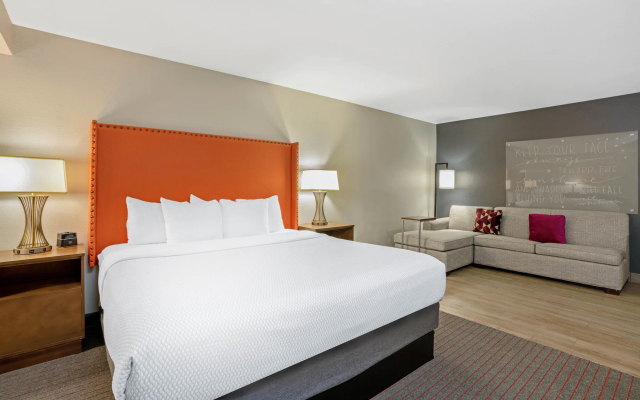 La Quinta Inn & Suites by Wyndham Seattle Federal Way