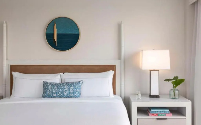 The Singer Oceanfront Resort, Curio Collection by Hilton