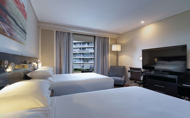 Hilton Cairns