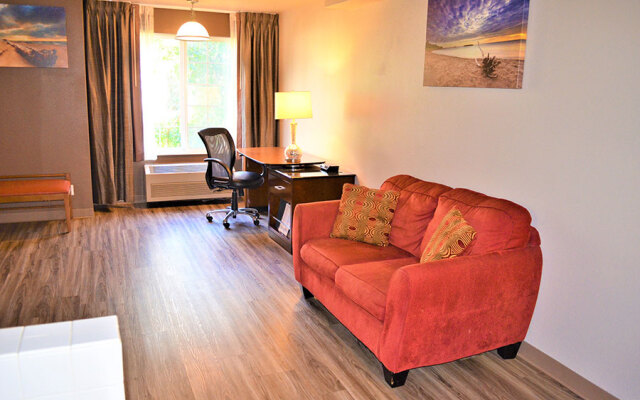 The Ashley Inn & Suites