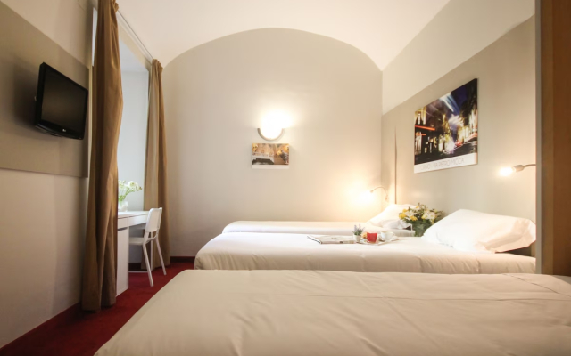 Green Class Hotel Astoria