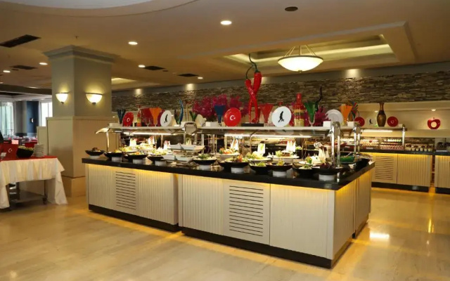 Курорт Meder Resort Hotel