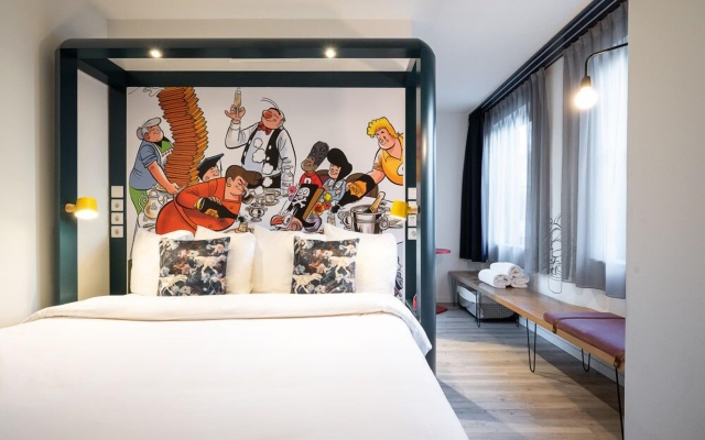 Small Double room (full double bed) (small)