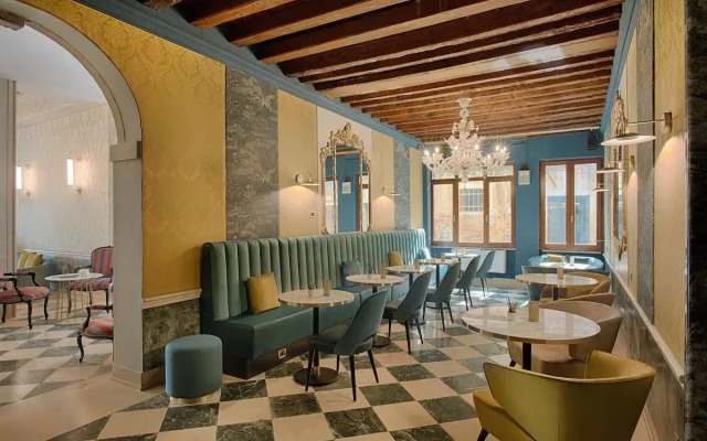 NH Venezia Santa Lucia Hotel