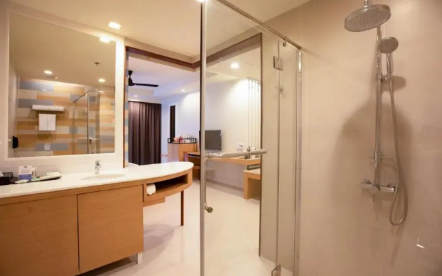 Holiday Ao Nang Beach Resort, Krabi
