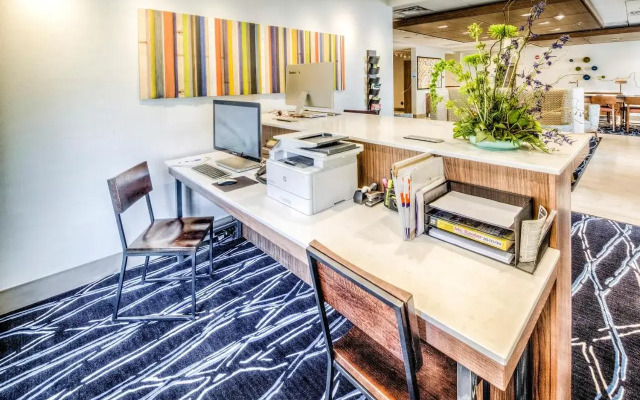 Holiday Inn Express & Suites Cleveland West - Westlake by IHG