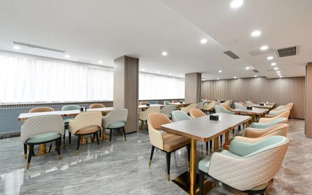 Beijing Sanlitun Guo'an Atour S Hotel