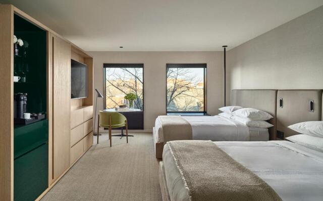 Hotel AKA Alexandria