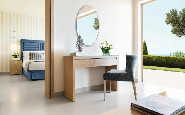 Отель Ikos Oceania