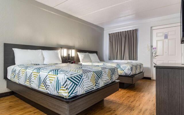 Motel 6 Baytown, TX - Garth Rd