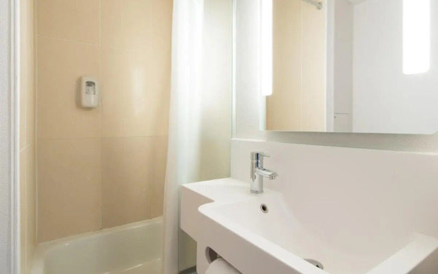 B&B HOTEL Blois Sud Vineuil