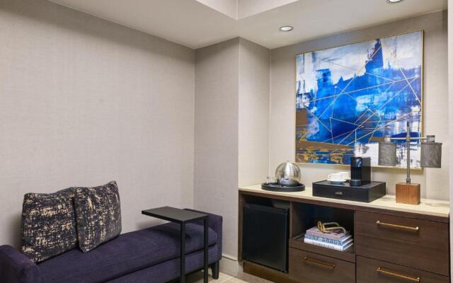 Renaissance Los Angeles Airport Hotel