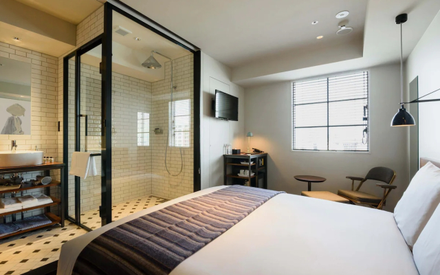 Ebisuholic Hotel