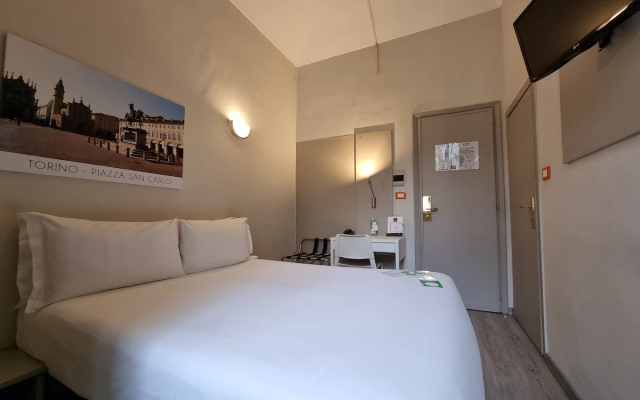 Green Class Hotel Astoria
