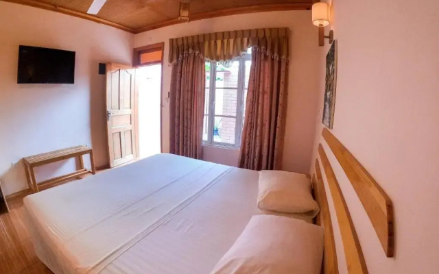 New Breeze Thoddoo Inn