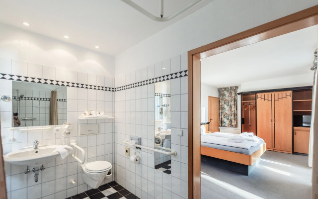 Hotel Rügenschmiede vis a vis Hiddensee